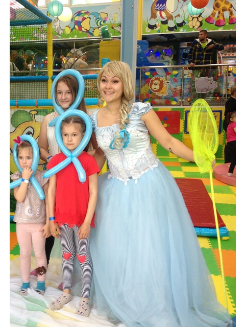 В гостях у Эльзы-холодное сердце!